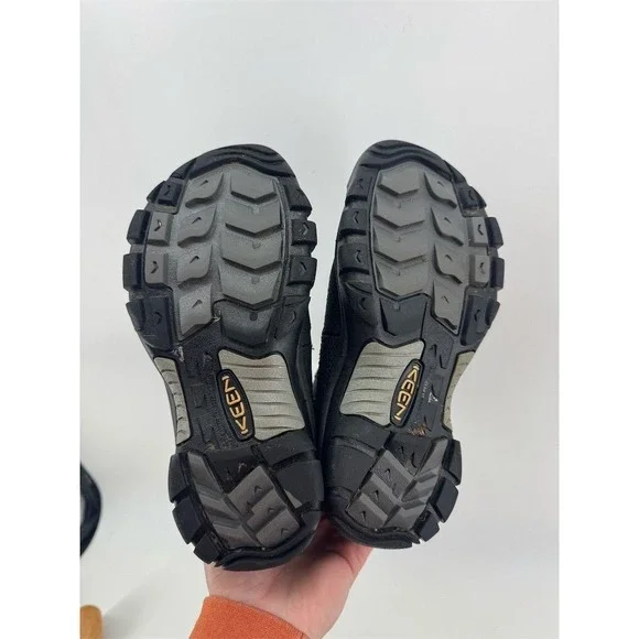 KEEN Women's Waterproof Winter Snow Boots Black Size 7 - Picture 8 of 9